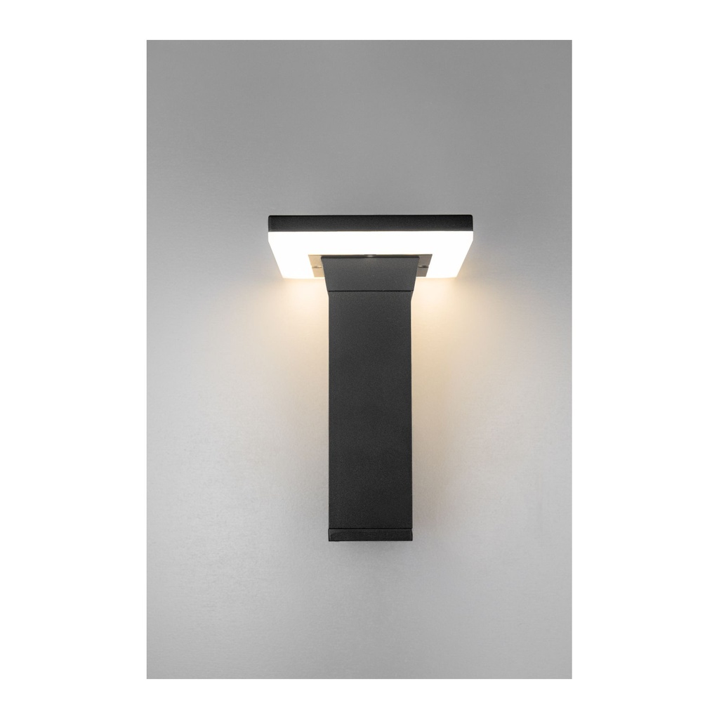 Classic Q Outdoor Wall Lamp - 12W LED - 3000K Warm White